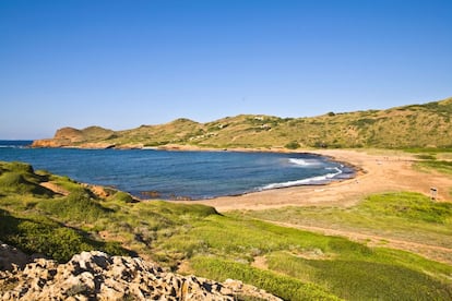 Caleta de Binimel·là, en Es Mercadal, uno de los secretos naturistas mejor guardados de Menorca.