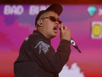 El cantante puertorriqueño ofrece un concierto sin tregua en la primera jornada del festival Río Babel en Madrid