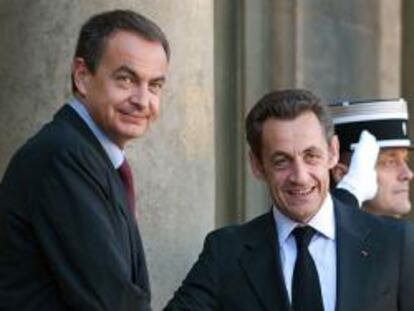 Sarkozy convoca por primera vez una cumbre del Eurogrupo