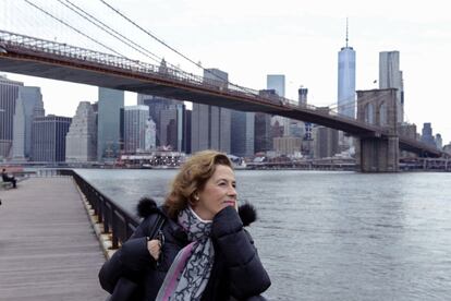 La escritora Julia Navarro en Nueva York, donde se desarrola "Historia de un canalla".