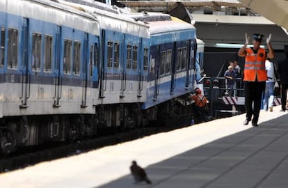 Vista del tren accidentado. 