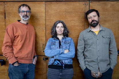Camilo del Río, director del Centro UC Desierto de Atacama, Virginia Carter, investigadora asociada del Centro UC Desierto de Atacama y
Felipe Lobos, investigador asociado del Centro UC Desierto de Atacama.