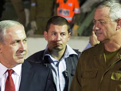 Benjamín Netanyahu y el general Benny Gantz, en Tel Aviv en 2012.