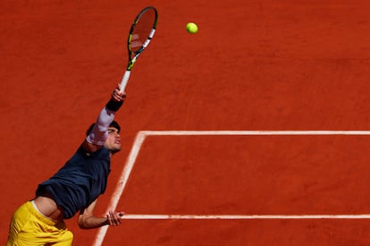 Servidio de Alcaraz durante la final rente a la alemán Zverev. 