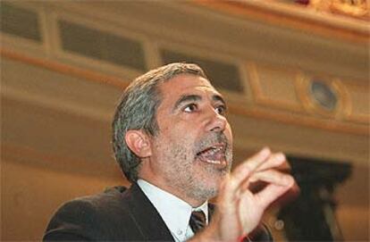 Gaspar Llamazares, coordinador general de IU, durante la sesión de control al Gobierno en el Congreso.