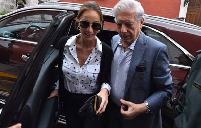 Mario Vargas Llosa e Isabel Preysler, en Arequipa.