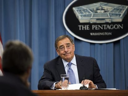 El jefe del Pentágono, Leon Panetta, durante una sesión informativa en el Pentágono, en Arlington, Estados Unidos, hoy, jueves, 26 de enero de 2012.