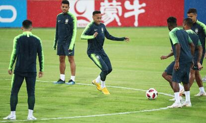 Entrenamiento de la selección de Brasil ayer en Kazan.