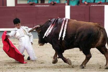 Miguel Abellán, en su segundo toro.