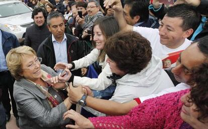 Chilean presidential candidate Michelle Bachelet takes part in a campaign event in Valparaiso.