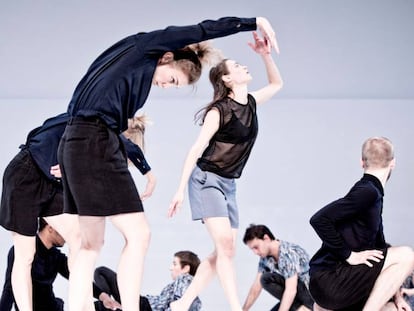 Cullberg Ballet interpretant la coreografia 'Figure a sea' (2015). 