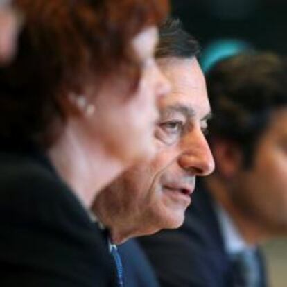 Mario Draghi, presidente del BCE, durante su comparecencia ante la comisión de Asuntos Económicos y Monetarios del Parlamento Europeo.