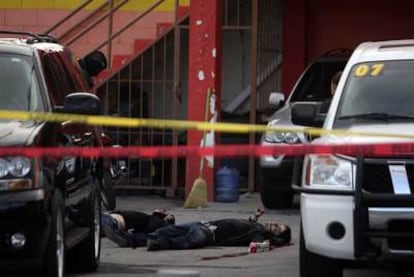 Los cuerpos de dos de los adolescentes tiroteados en México
