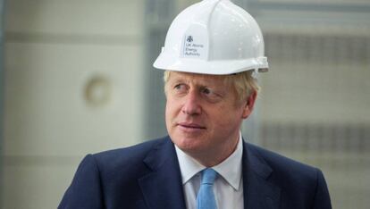 Boris Johnson durante una visita al centro de investigación Fulham el pasado jueves. 
