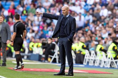 El entrenador francés del Real Madrid, Zinedine Zidane, durante el partido.