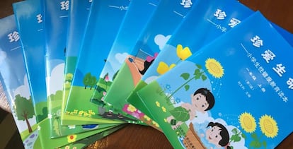 Los revolucionarios libros sobre educaci&oacute;n sexual en China.