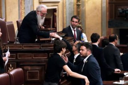 El presidente de la Mesa de Edad, el socialista burgalés Agustín Zamarrón, durante la sesión del Congreso.