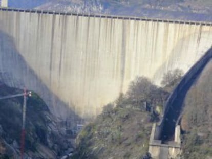 Estado que presentaban este s&aacute;bado las obras en el embalse de Belesar. 