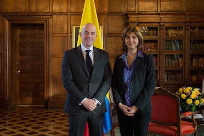 María Ángela Holguín, como MRE nombró a Jorge Leyva Embajador ante el Reino de Noruega, el 13 de octubre de 2017.