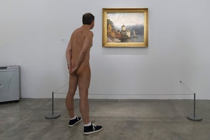 La web del Palais de Tokyo no se hizo eco de la cita, sino que fue la Asociación de Naturistas de París la que publicitó el evento. Según la Asociación de Naturistas de París, que solo en París cuenta con 88.000 seguidores, esta filosofía vital está muy arraigada en Francia, donde calculan que hay 2,6 millones de nudistas.