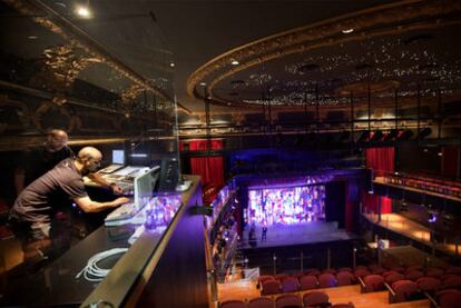 Interior de la sala principal del nuevo teatro Arteria Paral·lel, que gestiona la SGAE en Barcelona.