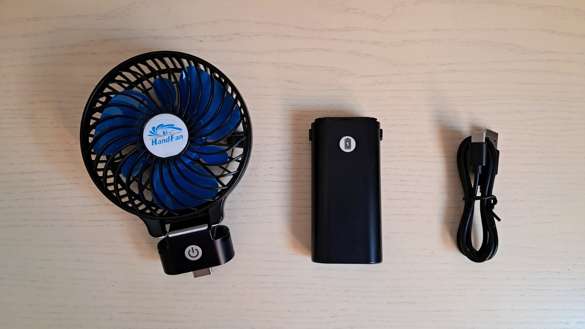 Ventilador portátil de Amazon desmontado.
