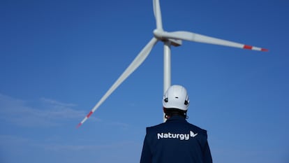 Naturgy tiene en España una treintena de parques eólicos y plantas fotovoltaicas en construcción.