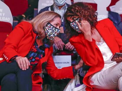 Las ministras de Asuntos Económicos y Transformación Digital, Nadia Calviño y de Hacienda, María Jesús Montero, durante el 12 Congreso Confederal de CCOO.