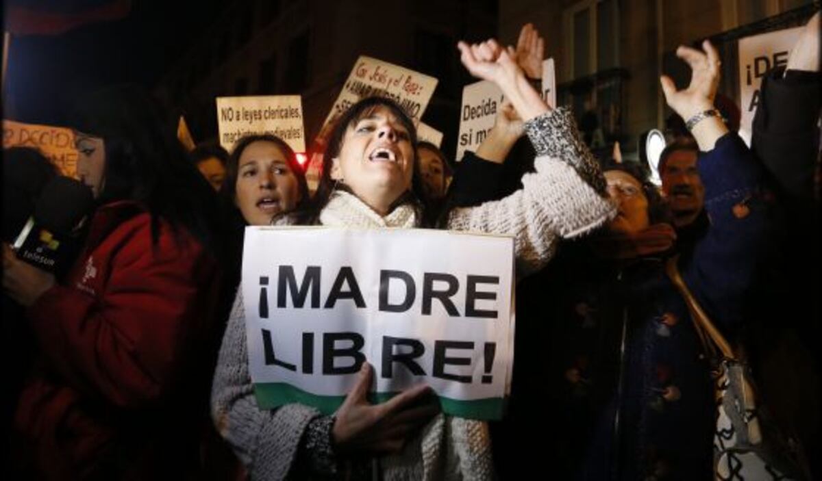 La oposición y las organizaciones feministas cargan contra la reforma ...