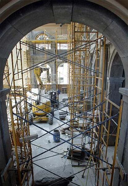 Imagen de las obras de ampliación del Prado, en julio de 2004.