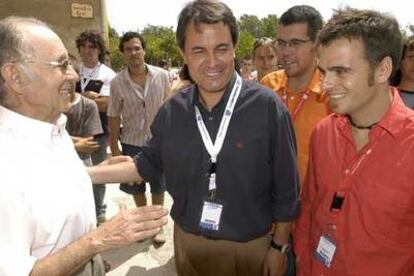 Artur Mas, líder de CiU, a su llegada a la escuela de verano de las juventudes de Convergència en Riner (Lleida).