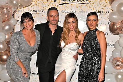 De izquierda a derecha, Geno, Alejandro Parreño, Natalia y Chenoa, en un evento en Madrid en diciembre de 2022.