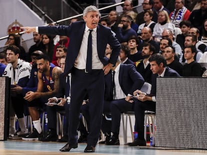 Pesic da instrucciones durante el Madrid-Barça.