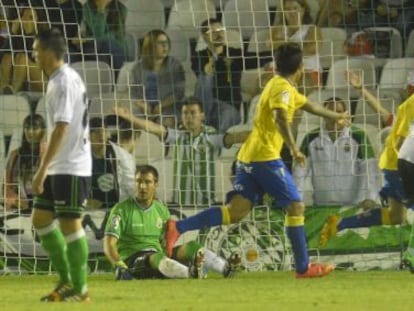 Gol de &Aacute;ngel L&oacute;pez, en el Racing-Las Palmas.