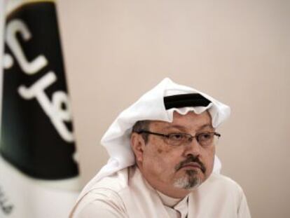 Las autoridades saudíes sostienen que Jamal Khashoggi, crítico con Riad, abandonó el edificio poco después de recoger unos documentos hace cinco días