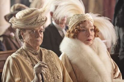 Las actrices Maggie Smith y Shirley Maclaine