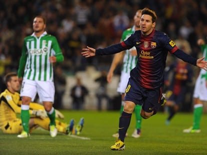 Messi celebra su primer gol ante el Betis.