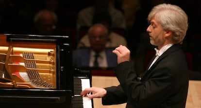 Krystian Zimerman en el Carnegie Hall en abril de 2005.