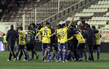 Los jugadores del UD Las Palmas celebran la clasificaci&oacute;n
 
 