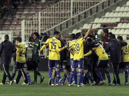 Los jugadores del UD Las Palmas celebran la clasificaci&oacute;n
 
 