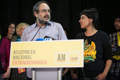 Els diputats de la CUP, Antonio Ba&ntilde;os i Anna Gabriel.