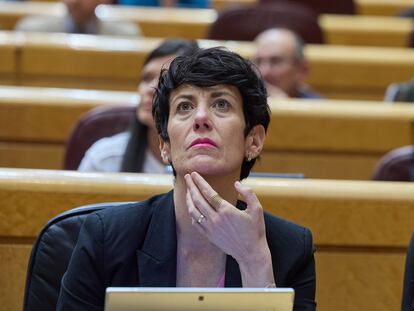 La ministra de Inclusión, Seguridad Social y Migraciones, Elma Saiz, durante una sesión de Control en el Senado.