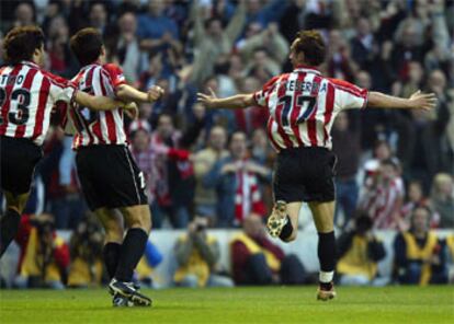 Etxeberria celebra el primer gol del Athletic.