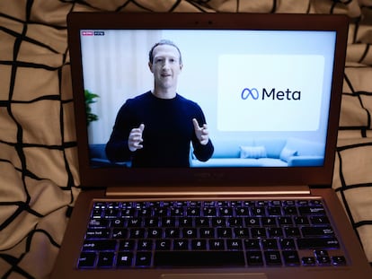 Mark Zuckerberg anuncia durante el evento Facebook Connect el nuevo nombre de la compañía y el logo de Meta, en octubre de 2021.