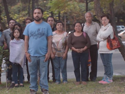 Un grupo de familiares de víctimas de la dictadura guatemalteca.