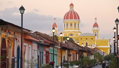 Calle colonial en la ciudad nicaragüense de Granada.