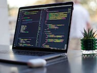 Ordenador con código