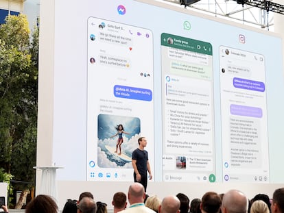 El CEO de Meta, Mark Zuckerberg, muestra el nuevo asistente de inteligencia artificial de WhatsApp, Instagram y Messenger.