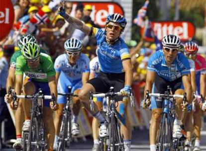 Cavendish celebra su tercer triunfo de etapa