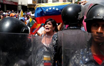 Simpatizantes de Guaidó, durante la marcha de este sábado en Caracas.